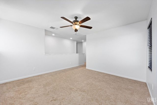 6200 Whaleback Avenue, Bakersfield, CA 93313