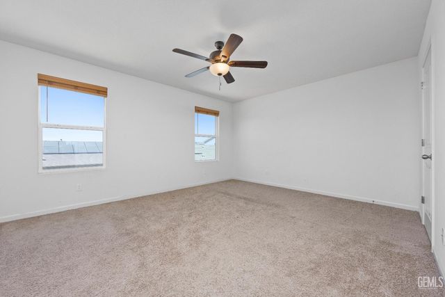 6200 Whaleback Avenue, Bakersfield, CA 93313