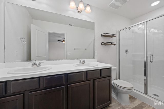 6200 Whaleback Avenue, Bakersfield, CA 93313