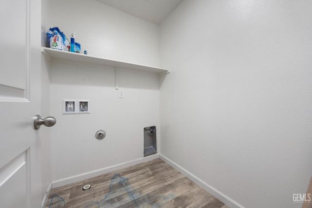 6200 Whaleback Avenue, Bakersfield, CA 93313