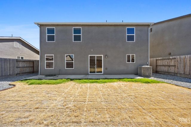 6200 Whaleback Avenue, Bakersfield, CA 93313