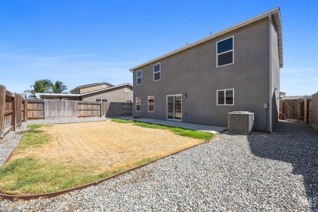 6200 Whaleback Avenue, Bakersfield, CA 93313
