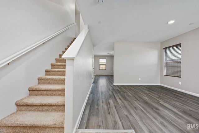 6200 Whaleback Avenue, Bakersfield, CA 93313