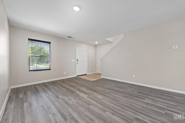 6200 Whaleback Avenue, Bakersfield, CA 93313