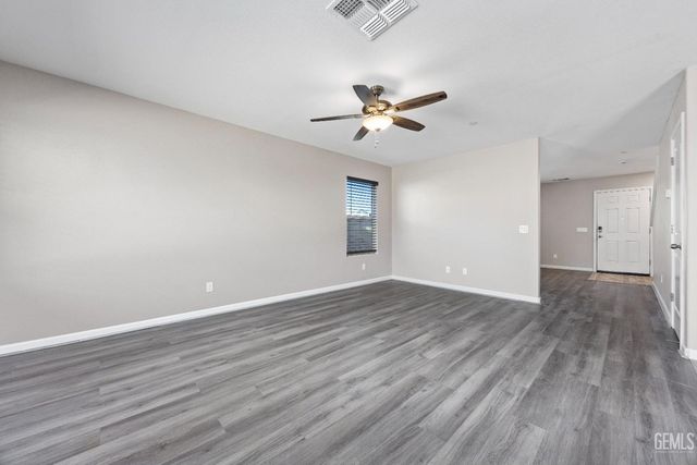 6200 Whaleback Avenue, Bakersfield, CA 93313