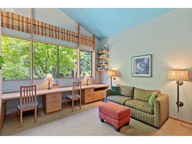 999 Ne 169TH Dr, Portland, OR 97230