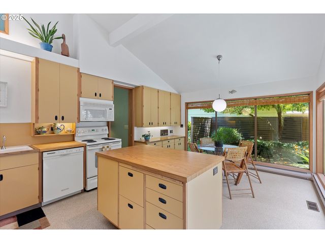 999 Ne 169TH Dr, Portland, OR 97230