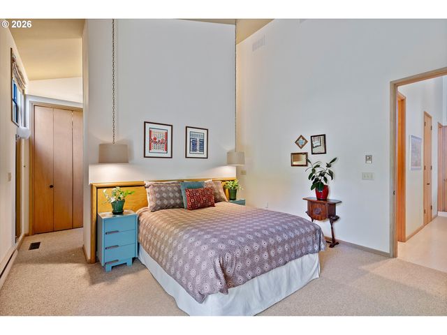 999 Ne 169TH Dr, Portland, OR 97230