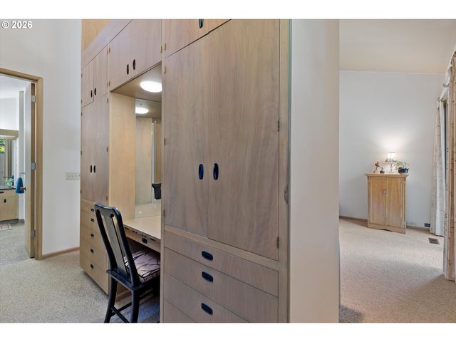 999 Ne 169TH Dr, Portland, OR 97230