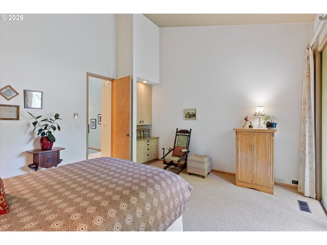 999 Ne 169TH Dr, Portland, OR 97230