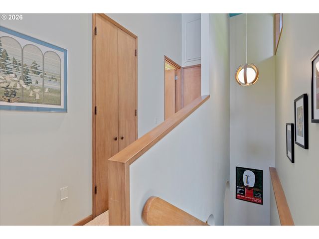 999 Ne 169TH Dr, Portland, OR 97230