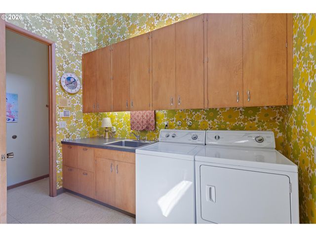 999 Ne 169TH Dr, Portland, OR 97230
