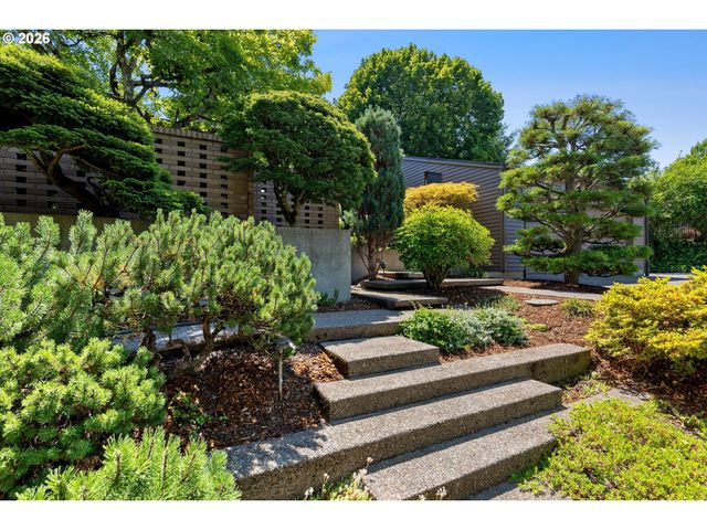 999 Ne 169TH Dr, Portland, OR 97230