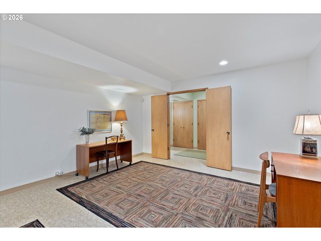 999 Ne 169TH Dr, Portland, OR 97230