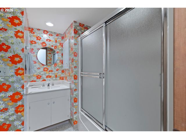 999 Ne 169TH Dr, Portland, OR 97230