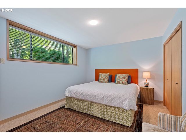 999 Ne 169TH Dr, Portland, OR 97230