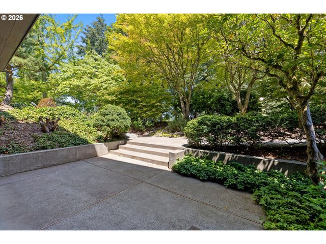 999 Ne 169TH Dr, Portland, OR 97230