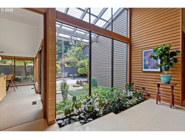 999 Ne 169TH Dr, Portland, OR 97230