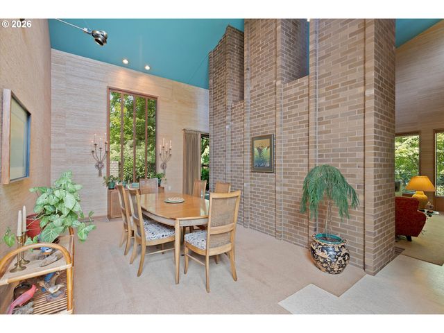 999 Ne 169TH Dr, Portland, OR 97230