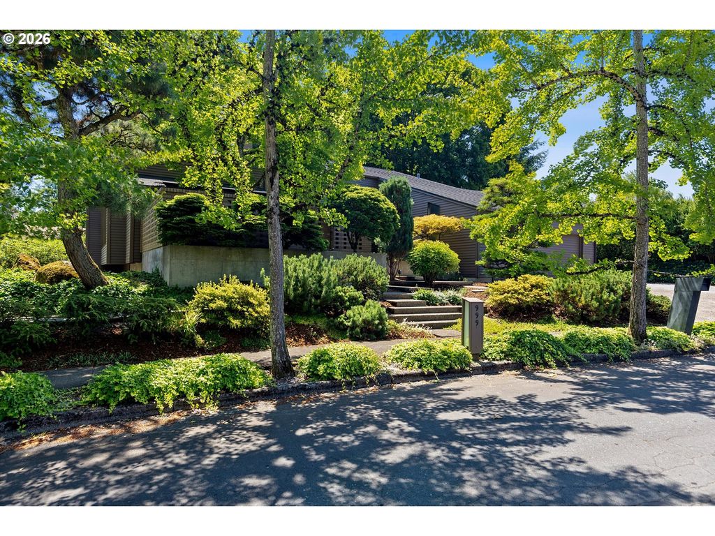999 Ne 169TH Dr, Portland, OR 97230