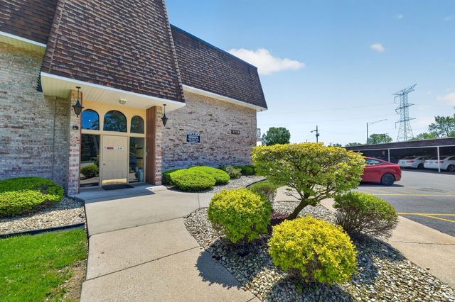 3235 S Manor Drive 104, Lansing, IL 60438