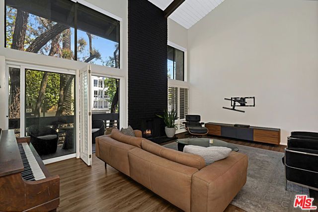 1925 S Beverly Glen Boulevard 40, Los Angeles, CA 90025