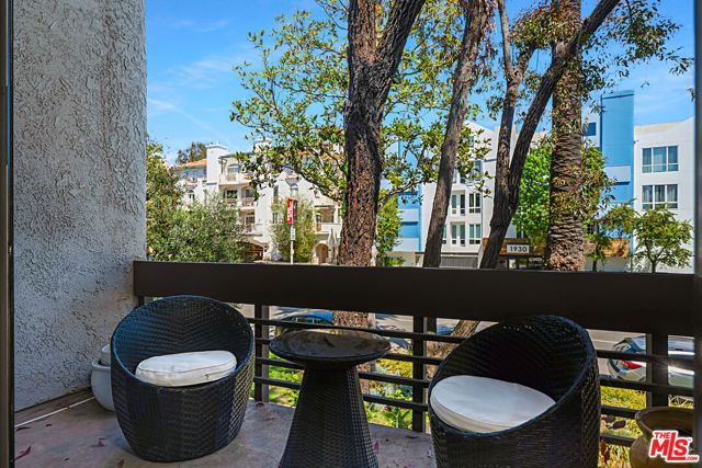 1925 S Beverly Glen Boulevard 40, Los Angeles, CA 90025
