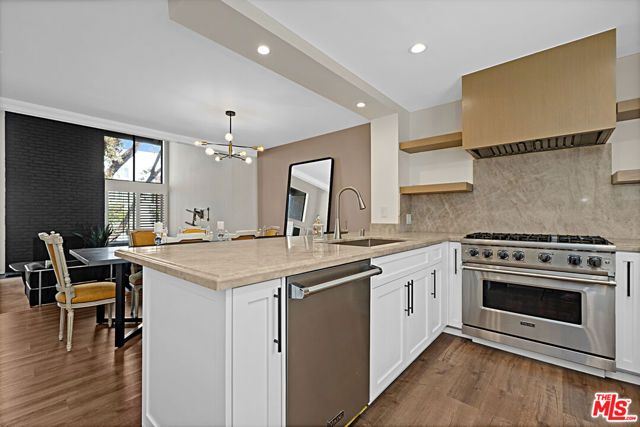 1925 S Beverly Glen Boulevard 40, Los Angeles, CA 90025