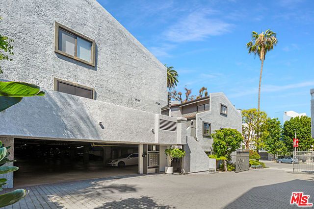 1925 S Beverly Glen Boulevard 40, Los Angeles, CA 90025