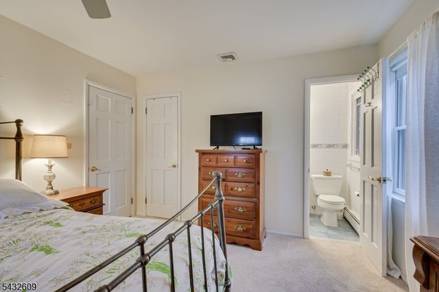 8 Adelphi Ct, Edison Twp., NJ 08837