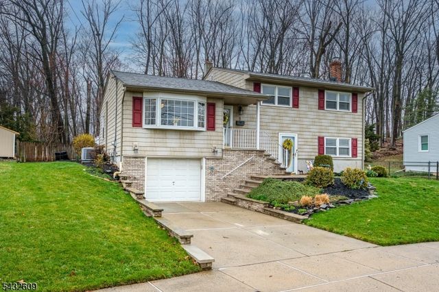 8 Adelphi Ct, Edison Twp., NJ 08837