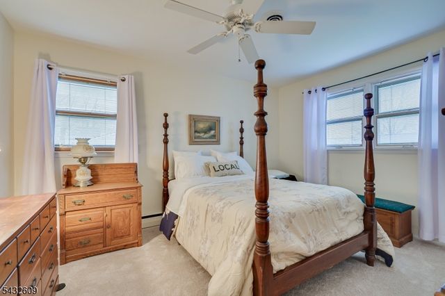 8 Adelphi Ct, Edison Twp., NJ 08837