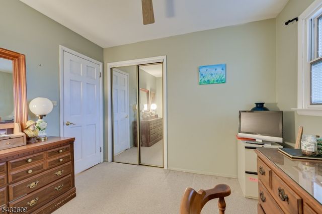8 Adelphi Ct, Edison Twp., NJ 08837