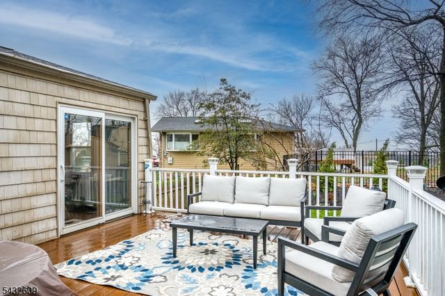 8 Adelphi Ct, Edison Twp., NJ 08837
