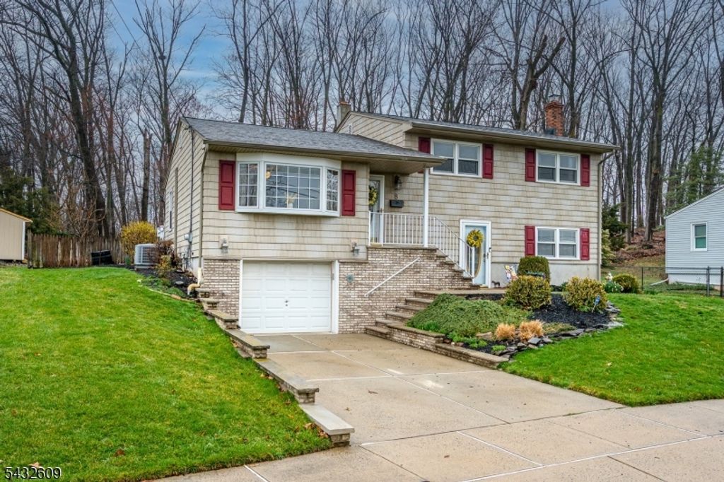 8 Adelphi Ct, Edison Twp., NJ 08837 — photo 3