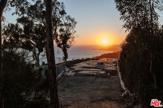 20799 Cool Oak Way, Malibu, CA 90265