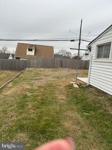 43 TOWPATH RD, Levittown, PA 19056