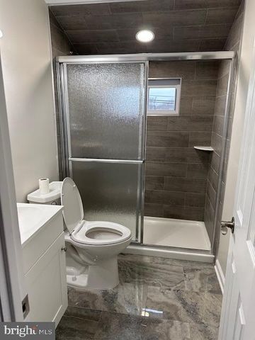 43 TOWPATH RD, Levittown, PA 19056