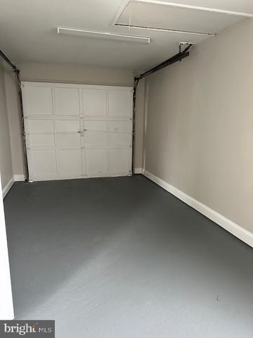 43 TOWPATH RD, Levittown, PA 19056