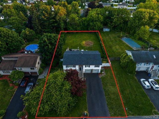 15 Guernsey Drive, New Windsor, NY 12553