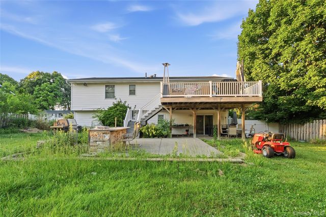 15 Guernsey Drive, New Windsor, NY 12553