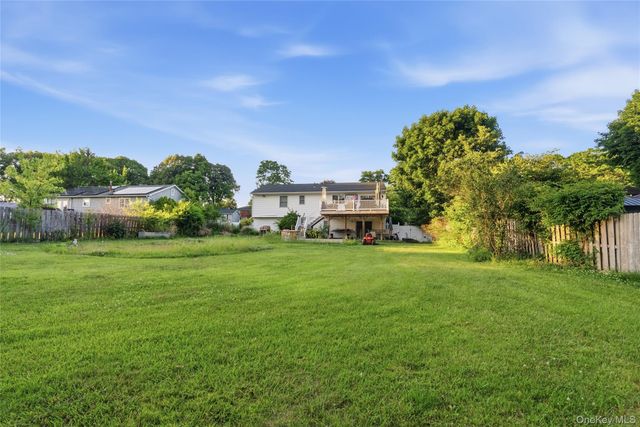15 Guernsey Drive, New Windsor, NY 12553