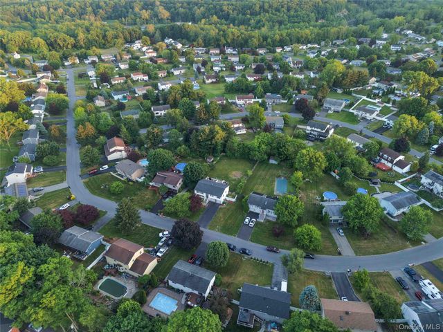 15 Guernsey Drive, New Windsor, NY 12553