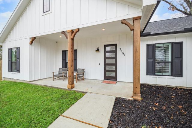 25747 Beaver Run Drive, Huffman, TX 77336