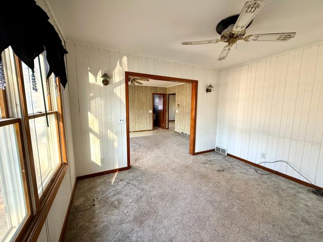 105 3rd Avenue NW, Grand Meadow, MN 55936