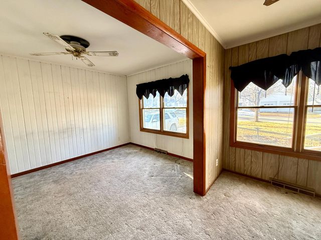 105 3rd Avenue NW, Grand Meadow, MN 55936