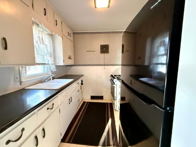 105 3rd Avenue NW, Grand Meadow, MN 55936