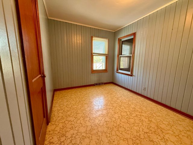 105 3rd Avenue NW, Grand Meadow, MN 55936