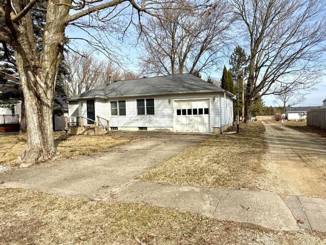 105 3rd Avenue NW, Grand Meadow, MN 55936