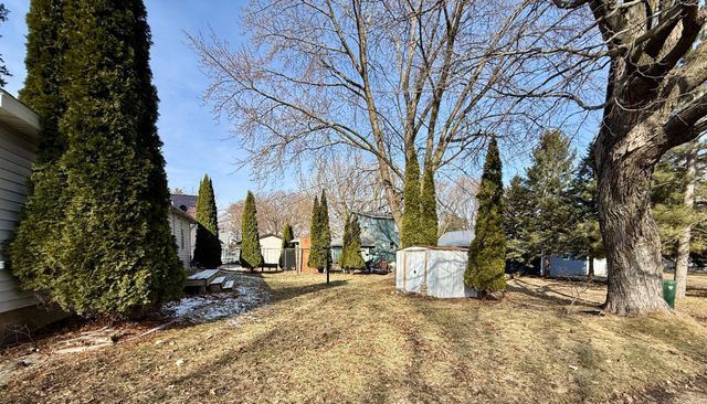 105 3rd Avenue NW, Grand Meadow, MN 55936